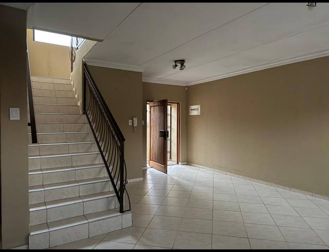 3 BEDROOM TOWNHOUSE TO LET IN SONNEVELD